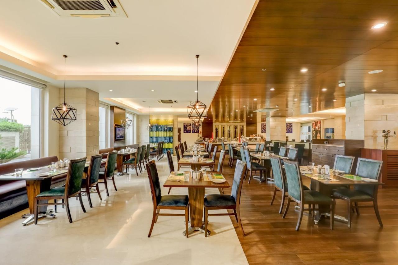 Lemon Tree Premier, Delhi Airport Hotel New Delhi Luaran gambar The restaurant