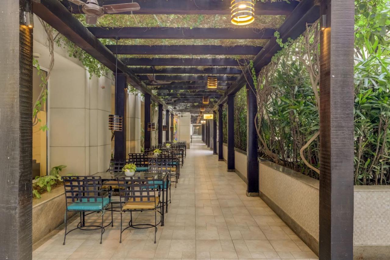 Lemon Tree Premier, Delhi Airport Hotel New Delhi Luaran gambar The Pergola