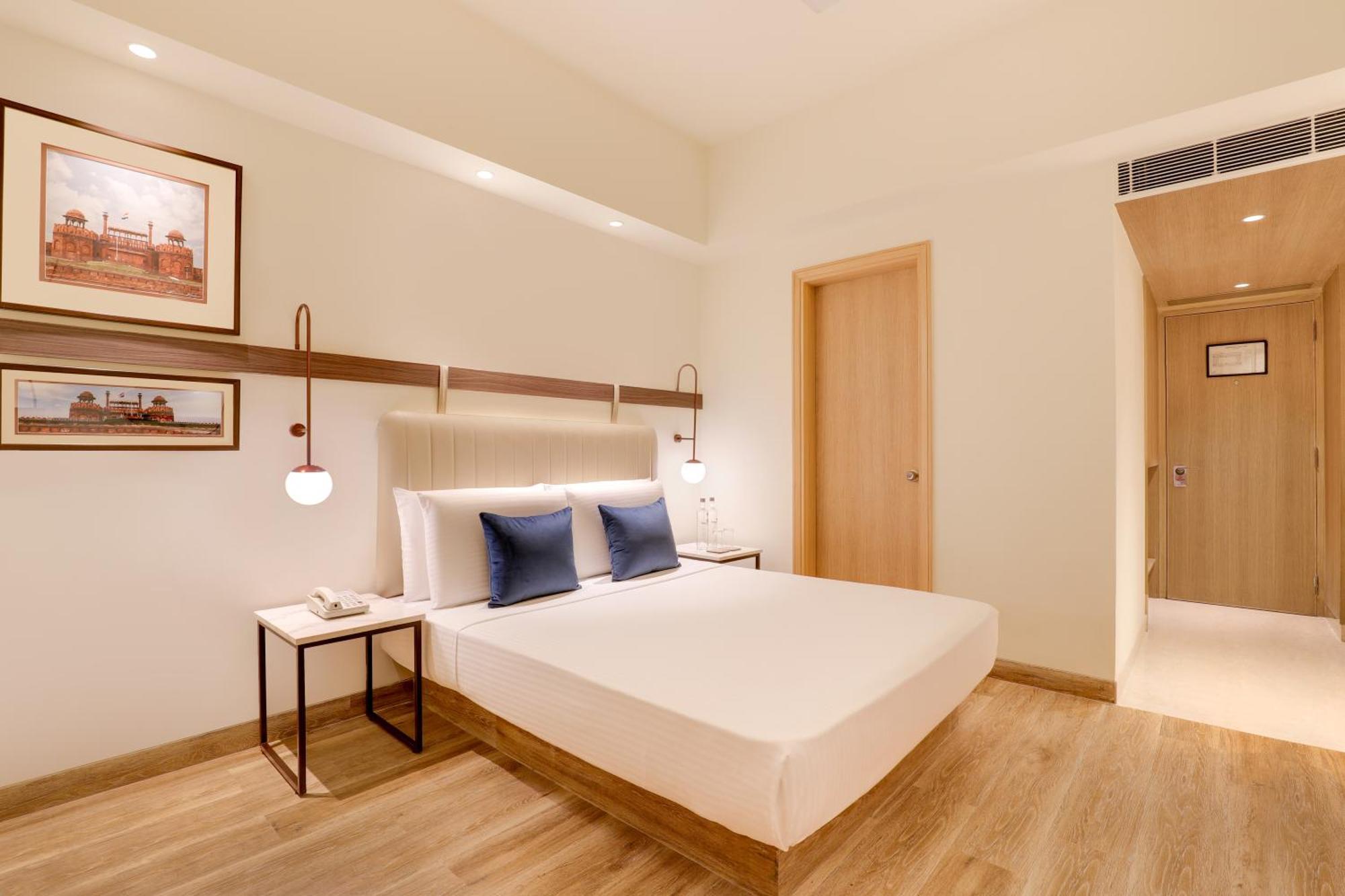 Lemon Tree Premier, Delhi Airport Hotel New Delhi Luaran gambar A room at the hotel