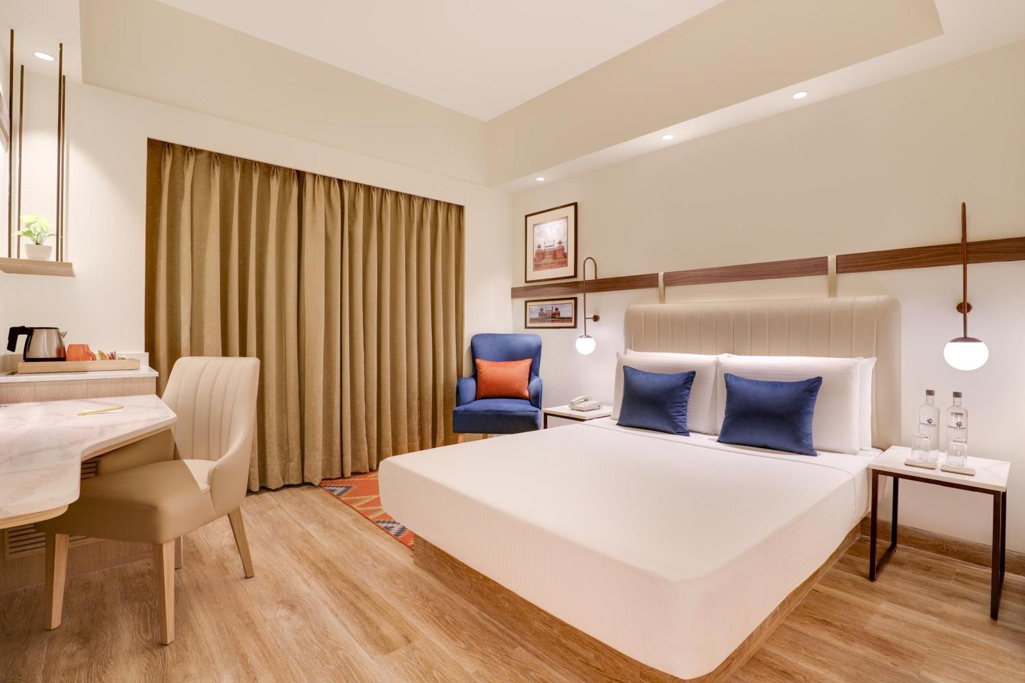Lemon Tree Premier, Delhi Airport Hotel New Delhi Luaran gambar A room at the hotel